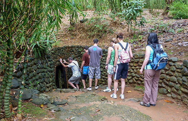 Ho Chi Minh City and Cu Chi Tunnel 2 Days