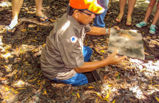 Ho Chi Minh City - Cu Chi Tunnels - Cao Dai Temples Day Tour