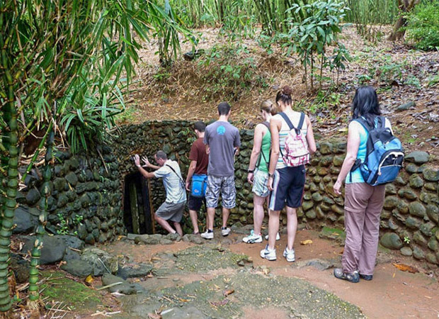 Ho Chi Minh City - Cu Chi Tunnels - Cao Dai Temples Day Tour