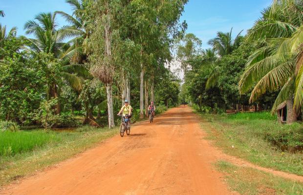 Cycling West Baray Reservoir & Siem Reap Countryside