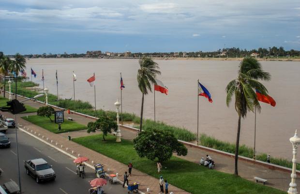 Phnom Penh Full Day Tour; National Museum, Royal Palace, Toul Sleng Museum & Killing Fields