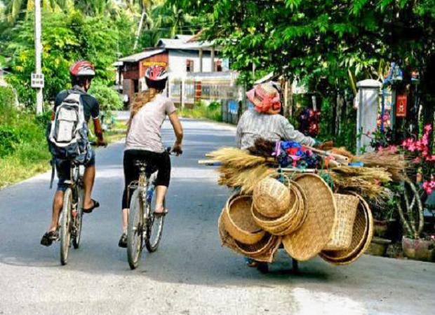 Half day Customs and Culture Tour by bike