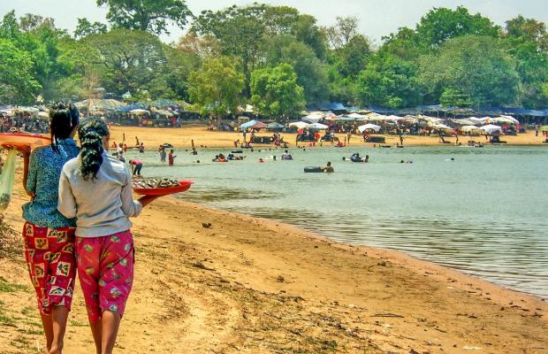 Cycling West Baray Reservoir & Siem Reap Countryside